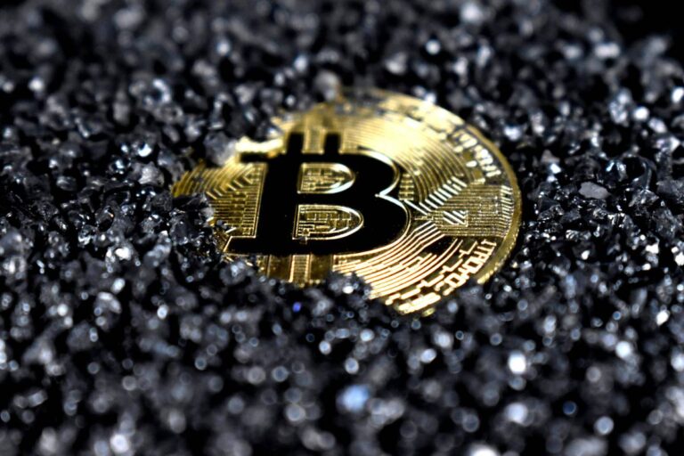 mercado-de-criptomoedas-dispara-e-chega-a-us$-4-trilhoes-pela-1a-vez