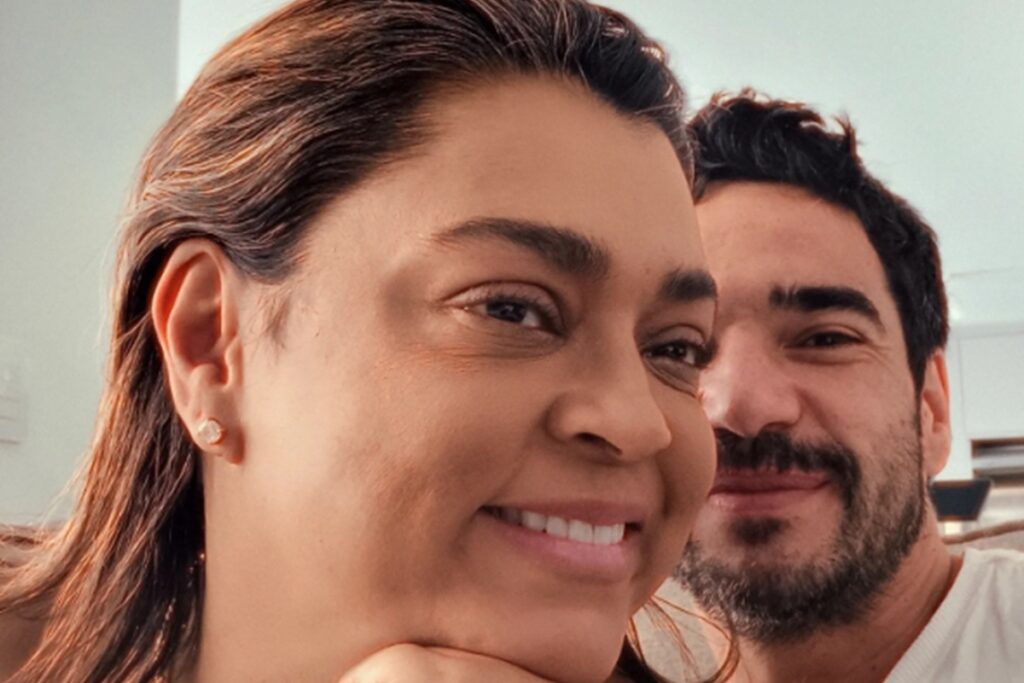 ex-de-preta-gil,-caio-blat-emociona-ao-se-despedir-da-cantora