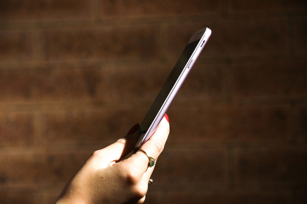 mulher-ganha-indenizacao-no-df-apos-ameaca-em-post-de-“viva-ou-morta”