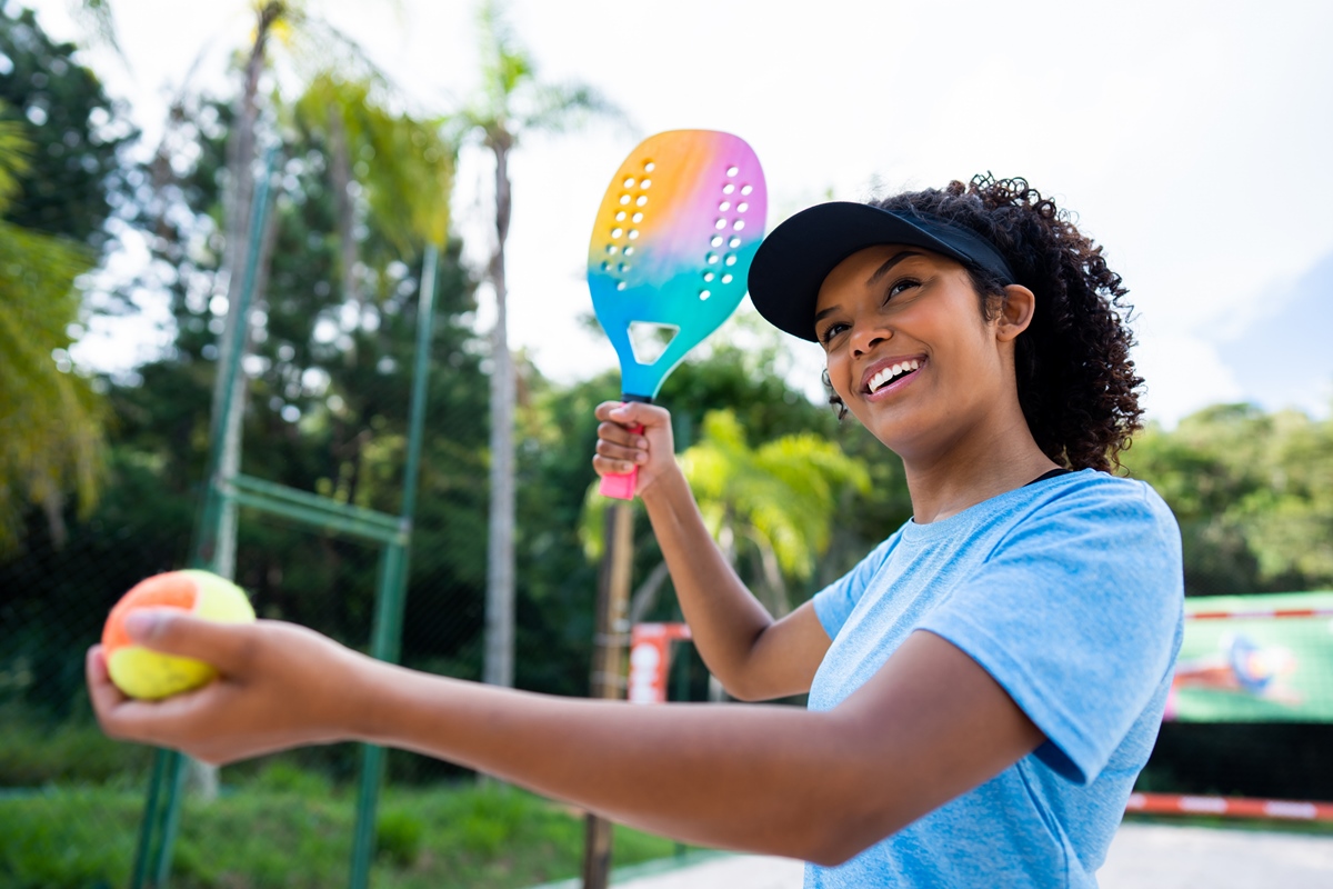 Beach tennis: expert lista benefícios da prática para a saúde mental