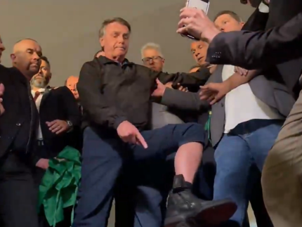 “maxima-humilhacao”:-bolsonaro-mostra-tornozeleira-e-protesta-na-camara