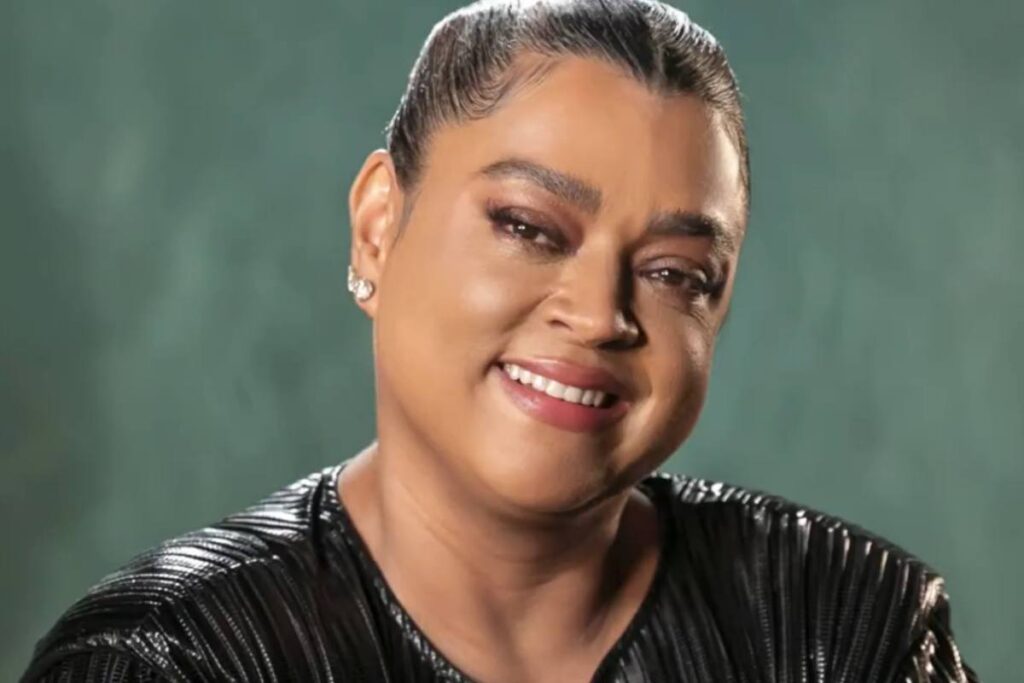 vale-tudo-muda-abertura-e-homenageia-preta-gil;-assista