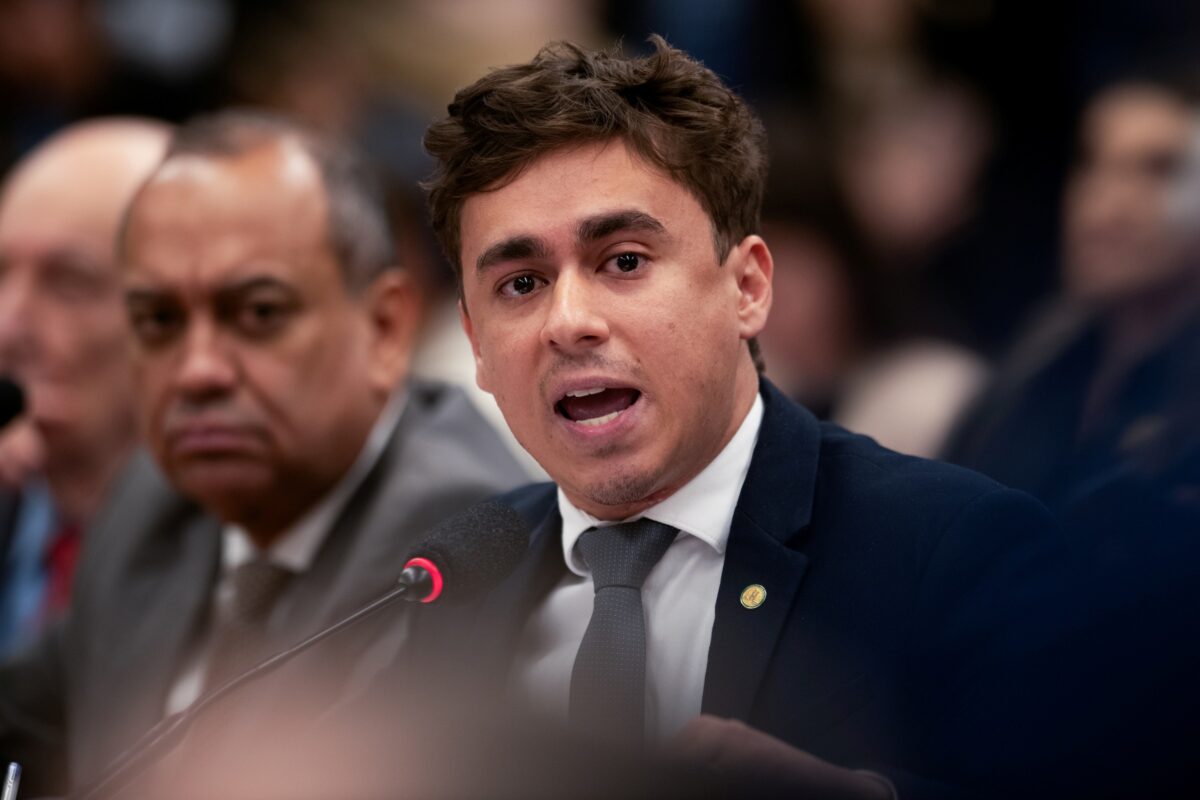 Nikolas reage a decisão de Moraes que pode levar Bolsonaro à prisão
