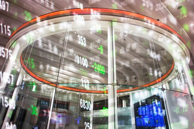 bolsa-de-toquio-recua-com-derrota-do-governo-e-incerteza-sobre-tarifas