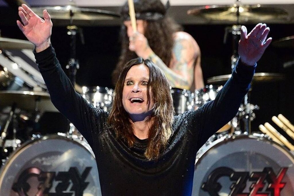 relembre-o-episodio-em-que-ozzy-osbourne-mordeu-um-morcego-vivo