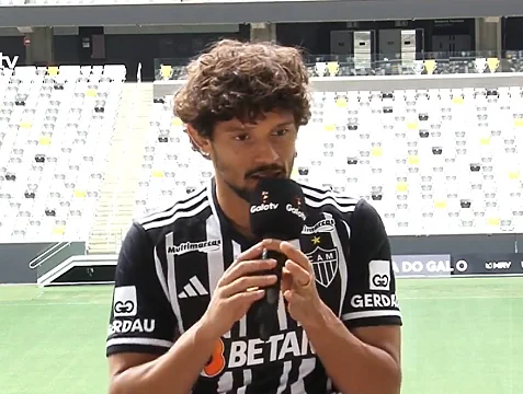 debandada?-gustavo-scarpa-notifica-atletico-mg-na-justica-por-atrasos-salariais