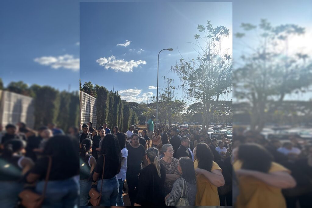 cemiterio-fica-lotado-na-despedida-de-familia-morta-em-tragedia-na-br