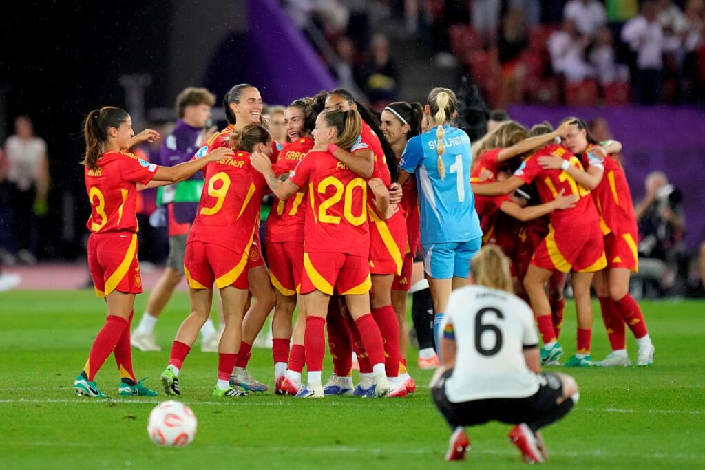 eurocopa-feminina:-espanha-despacha-alemanha-e-se-garante-na-final