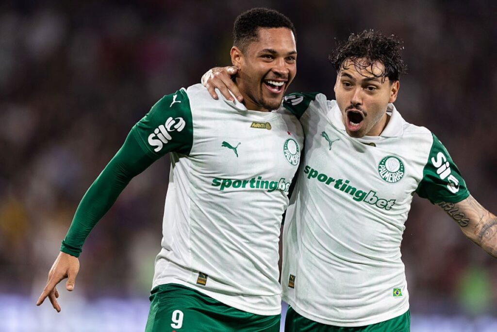 de-virada,-palmeiras-vence-o-fluminense-e-sobe-para-3o-no-brasileirao