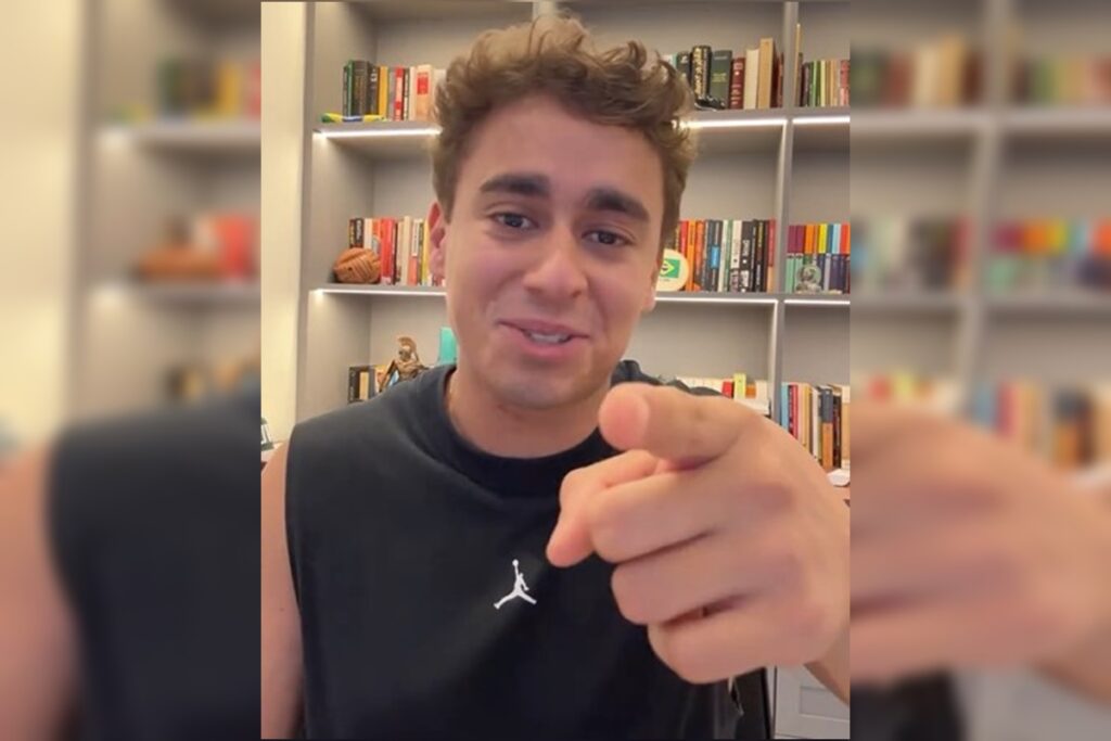 erro-de-moraes-e-ironizado-por-nikolas-e-eduardo-bolsonaro