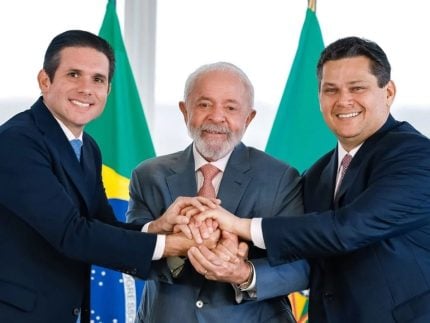 trump-estuda-sancionar-motta-e-alcolumbre-com-lei-magnitsky,-diz-jornal