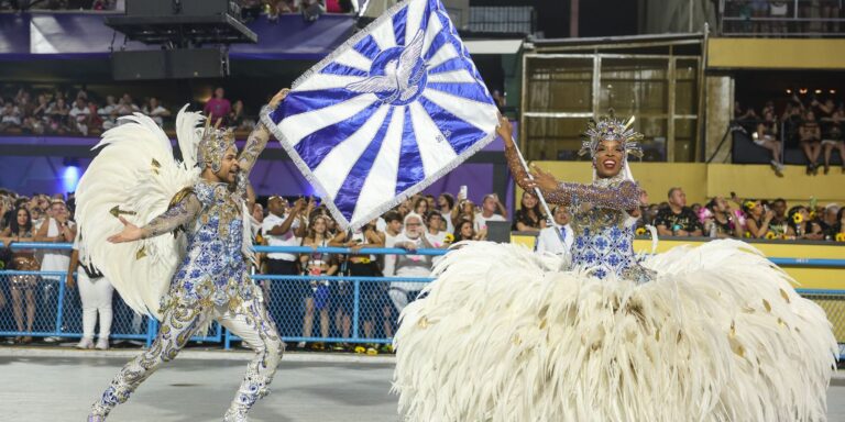 desfile-das-escolas-do-rio-tera-18-jurados-a-mais-no-carnaval-de-2026