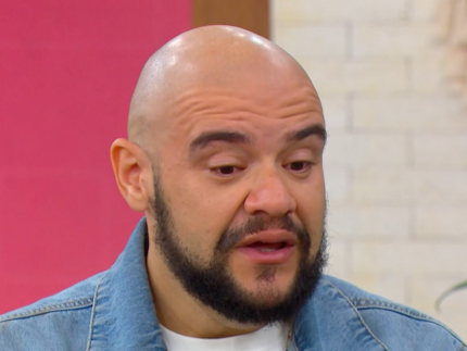 gominho-revela-que-tratamento-de-preta-nos-eua-nao-fez-efeito:-“ela-apagou”