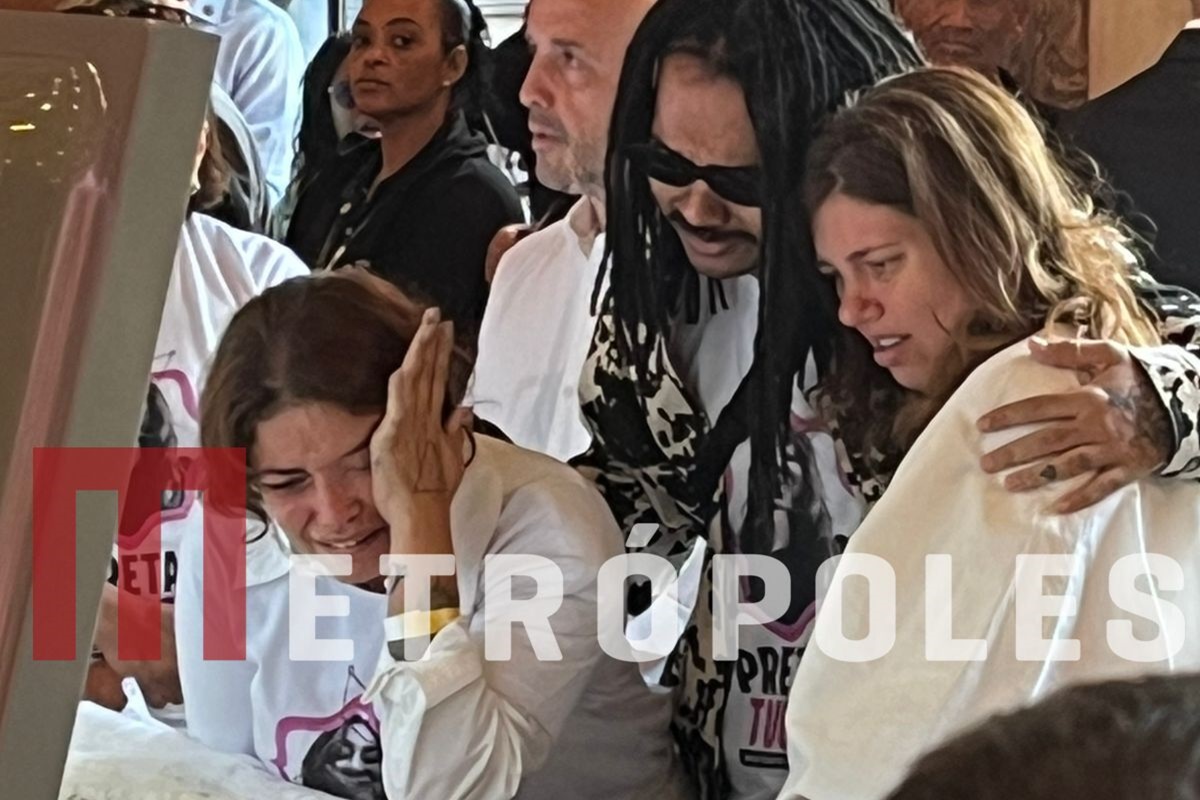 Vídeo: amiga de Preta Gil surge inconsolável durante velório no Rio