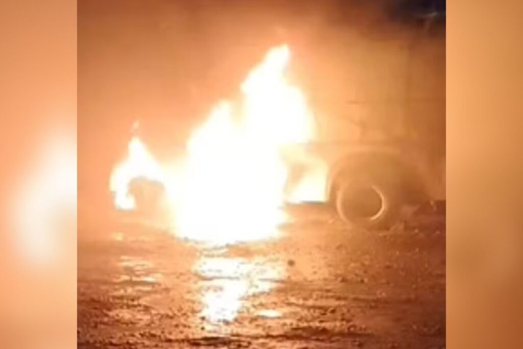 morador-de-rua-dorme-com-vela-acesa-em-onibus-e-incendeia-8-veiculos