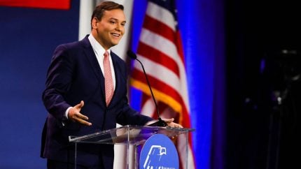 george-santos-se-entrega-a-justica-dos-eua-e-comeca-a-cumprir-pena