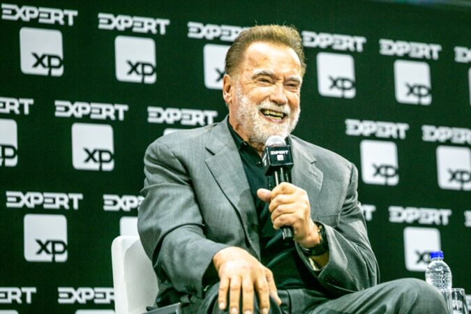 hasta-la-vista,-baby:-schwarzenegger-e-aclamado-por-faria-limers-em-sp