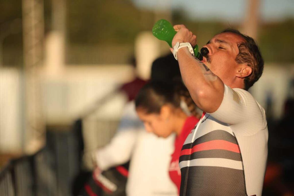 video:-atletas-chegam-animados-para-o-1o-dia-de-metropoles-endurance