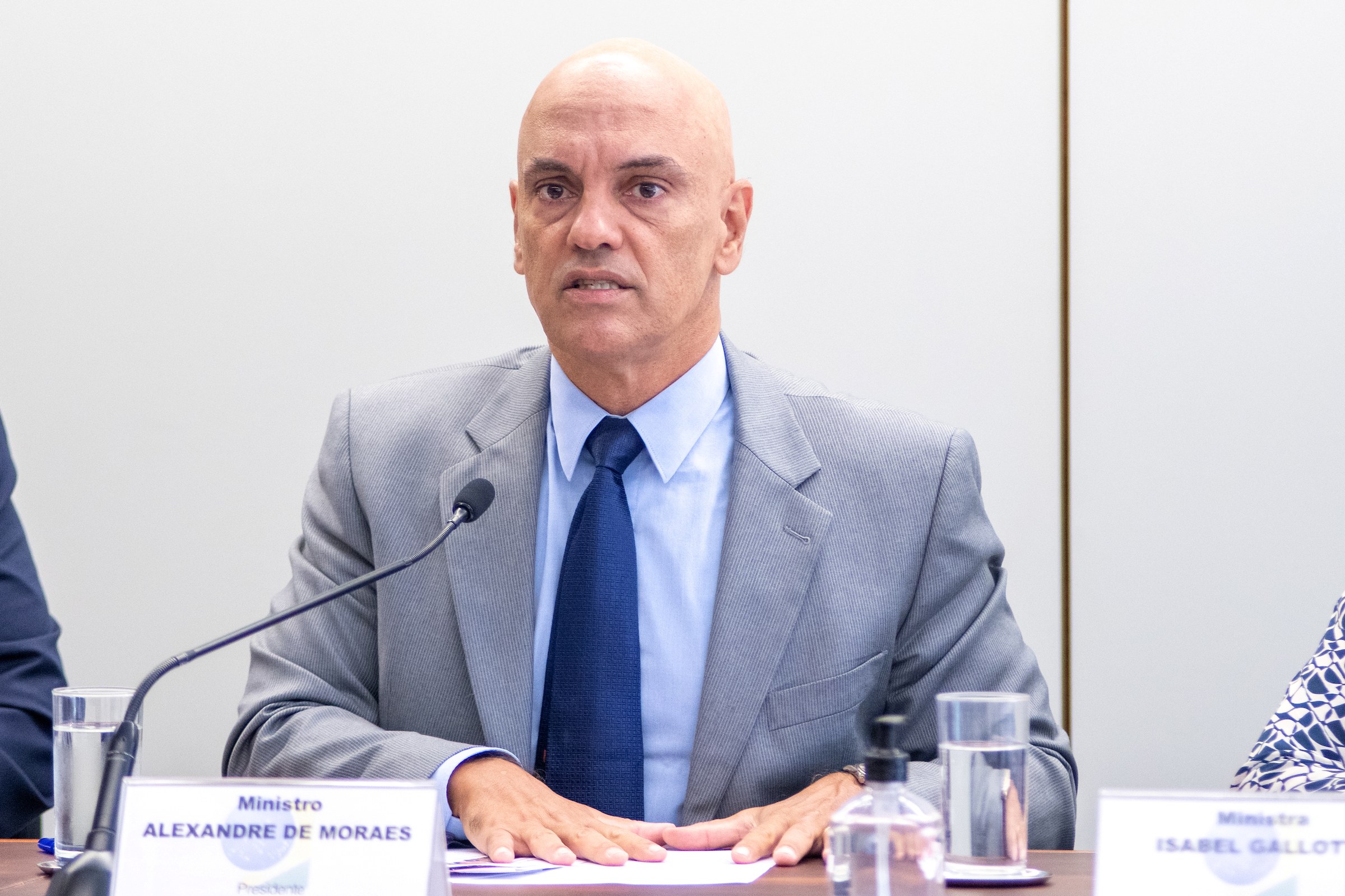 Moraes inclui deputado em inquérito por articular com governo Trump
