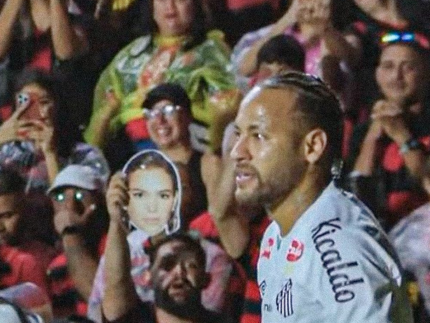 sport-x-santos:-torcida-dribla-proibicao-e-provoca-neymar-com-citacao-usando-marquezine