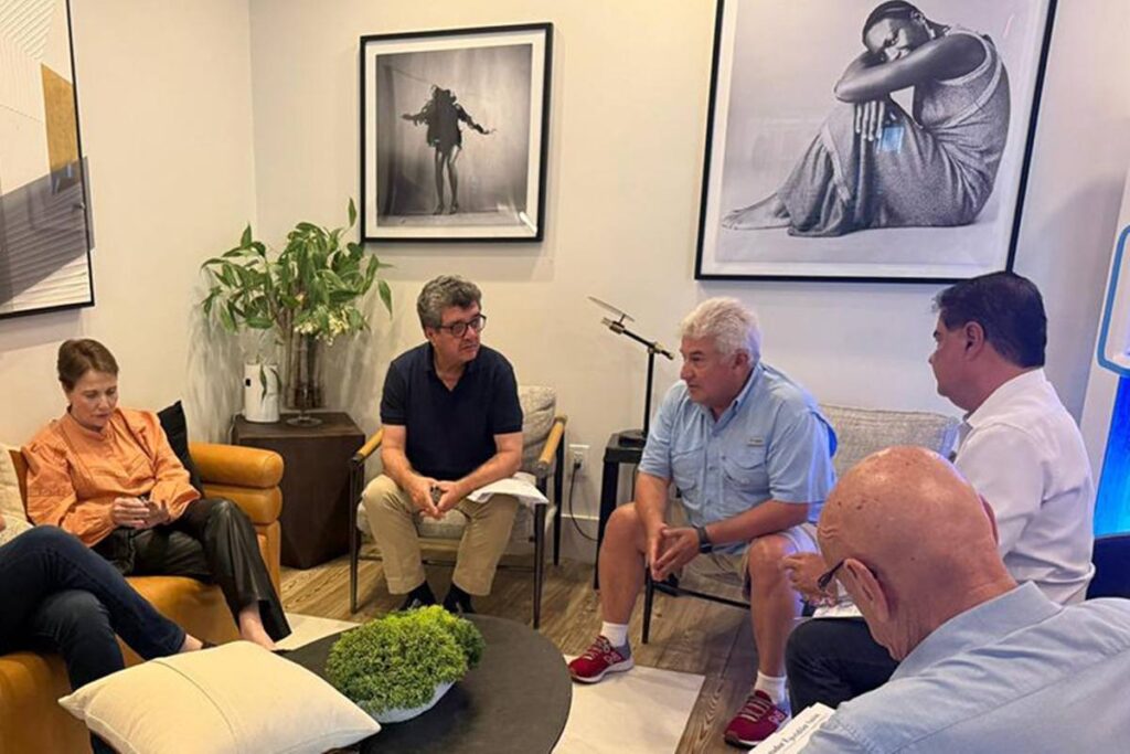 comitiva-de-senadores-inicia-missao-nos-eua-com-reuniao-em-washington