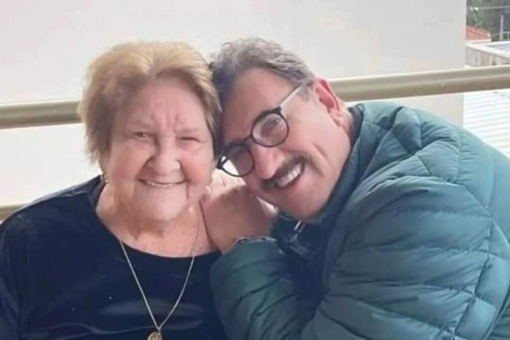 ratinho-faz-homenagem-emocionante-para-a-mae,-que-morreu-aos-93-anos