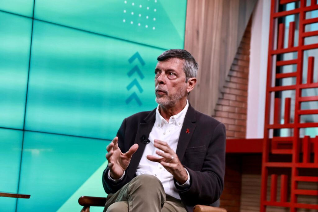 “casos-de-hiv-cairao-em-2025”,-avalia-diretor-do-ministerio-da-saude