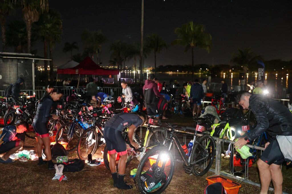 metropoles-endurance:-atletas-chegam-cheios-de-energia-para-2o-dia