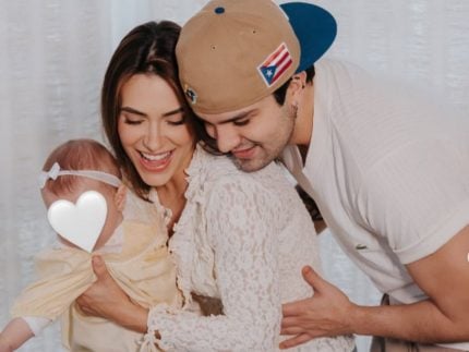 “boneca-de-porcelana”:-luan-santana-e-jade-magalhaes-celebram-7-meses-da-filha