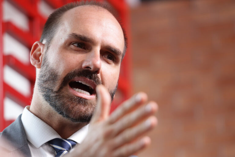 de-cassacao-a-bloqueio-salarial:-os-pedidos-contra-eduardo-na-camara