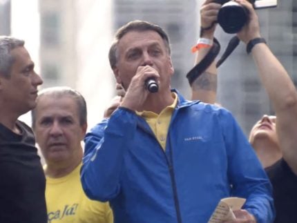 bolsonaro-participa-de-motociata-em-brasilia-ao-lado-de-aliados-e-familiares