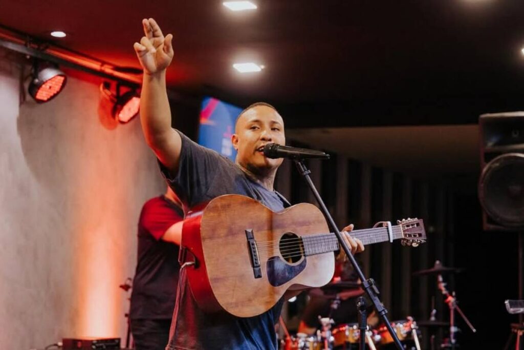 quem-e-joao-igor,-cantor-baleado-por-pm-em-rodoviaria-de-sp