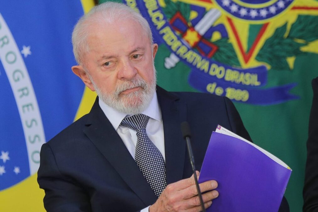 Após sanções de Trump a Moraes, Lula se reúne com ministros do STF