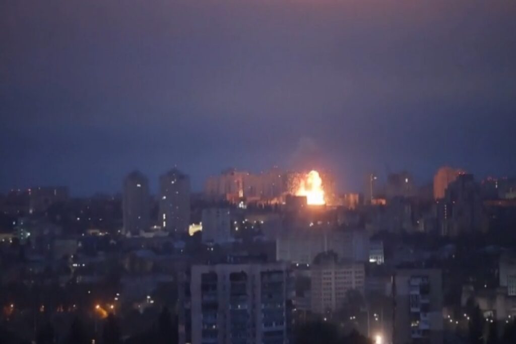 ataque-da-russia-na-capital-da-ucrania-deixa-2-mortos-e-52-feridos