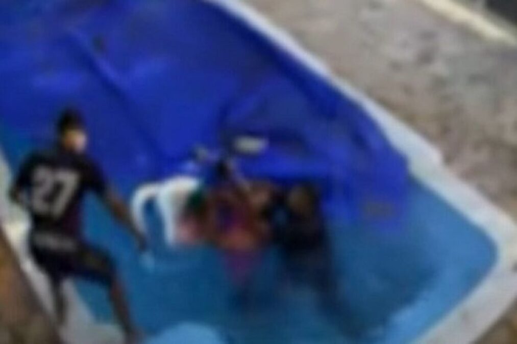 Pais pulam em piscina e salvam bebê de 7 meses de se afogar