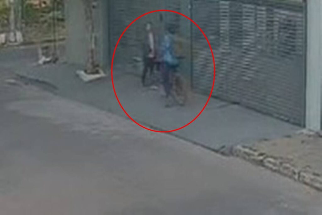 video:-mulher-e-rendida-por-ladrao-em-tentativa-de-assalto-no-cruzeiro