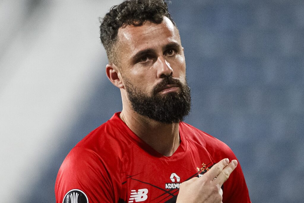 torcida-do-sao-paulo-se-desespera-com-escalacao-do-tricolor:-entenda