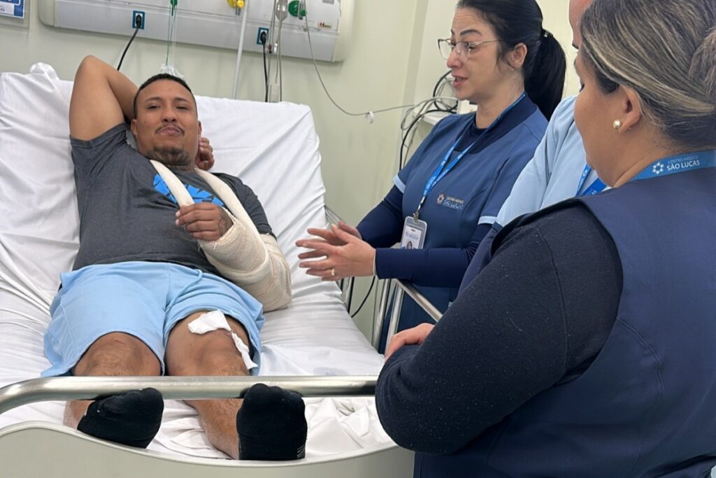 musico-gospel-baleado-por-pm-canta-louvor-em-video:-“nasci-de-novo”