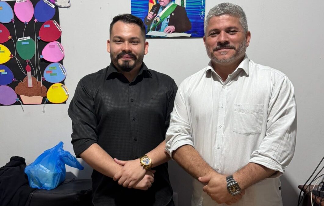 Vereador Maycon Moreira participa de agenda oficial em Epitaciolândia a convite do prefeito Sérgio Lopes