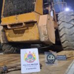 pm-recupera-escavadeira-no-bairro-alto-alegre04