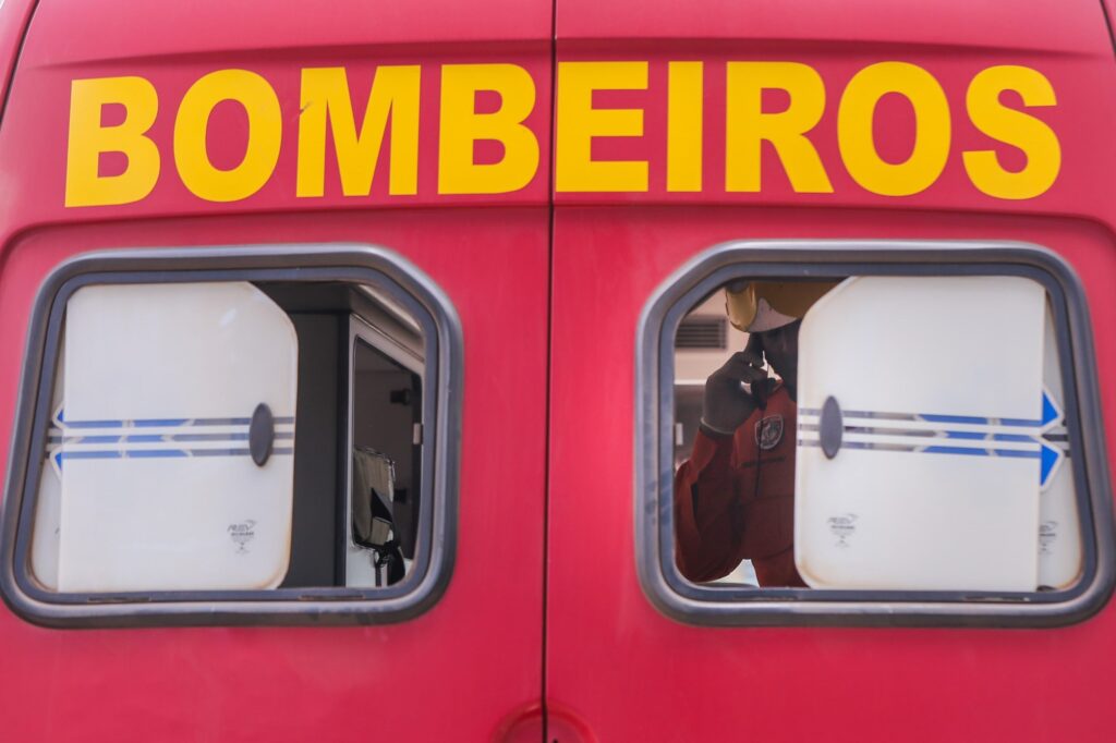 cinco-pessoas-caem-dentro-de-onibus-e-sao-levadas-a-hospital-no-df