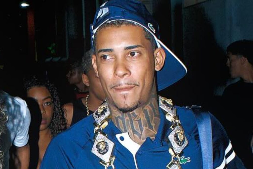 mc-poze-torturou-ex-empresario-por-causa-de-pulseira-de-ouro,-diz-mp