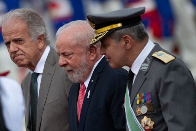 por-que-a-reuniao-de-lula-com-comandantes-militares-durou-quase-2h