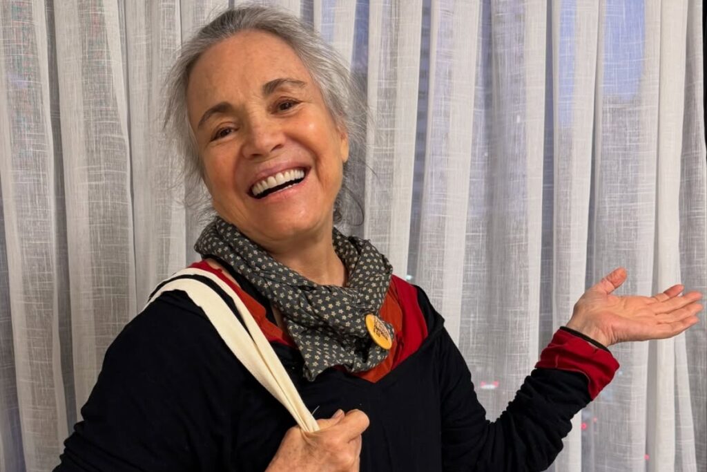 longe-da-tv,-regina-duarte-coloca-quadros-em-exposicao-gratuita