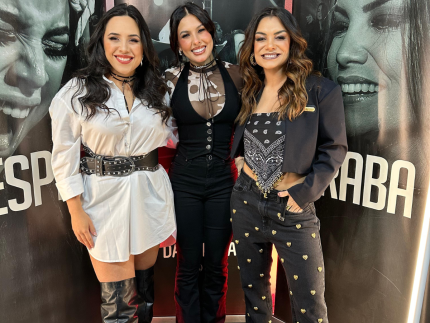 ana-castela-prestigia-a-estreia-das-amigas,-a-dupla-day-e-lara,-no-villa-country