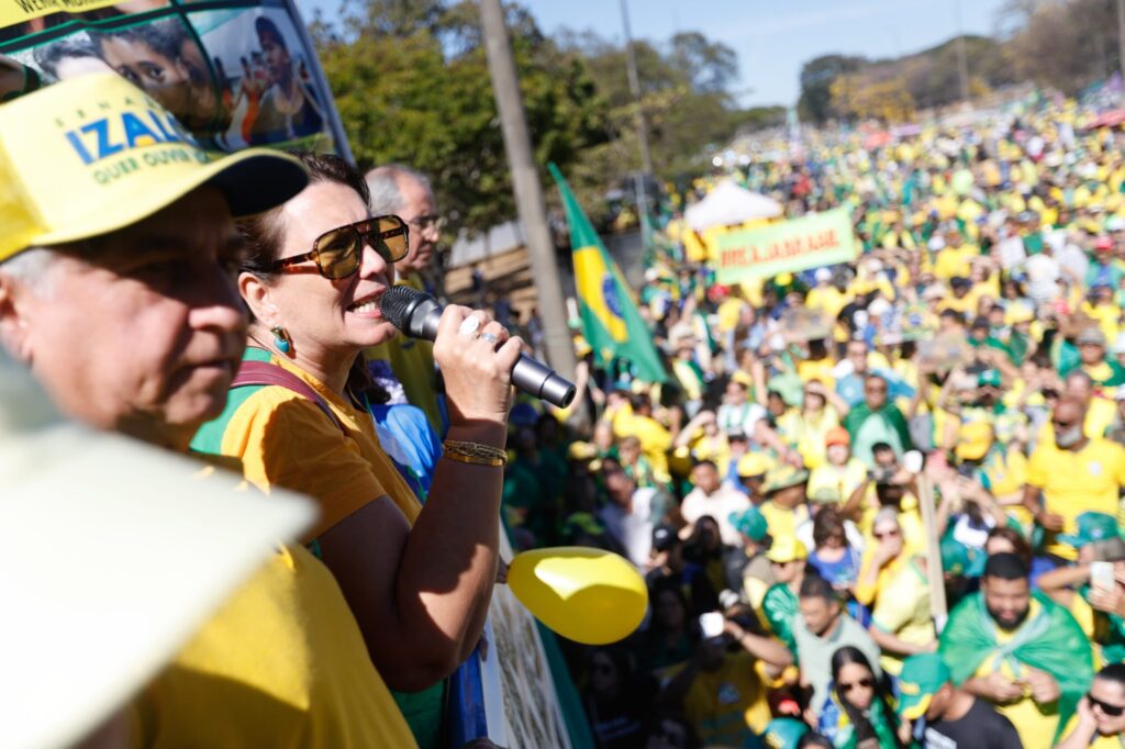 bia-kicis-defende-bolsonaro-durante-ato-em-brasilia:-“ladrao-e-o-lula”