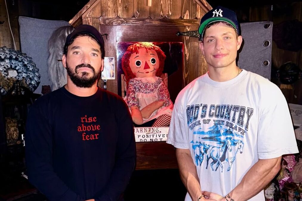 Conheça os novos donos da casa da boneca Annabelle, nos Estados Unidos