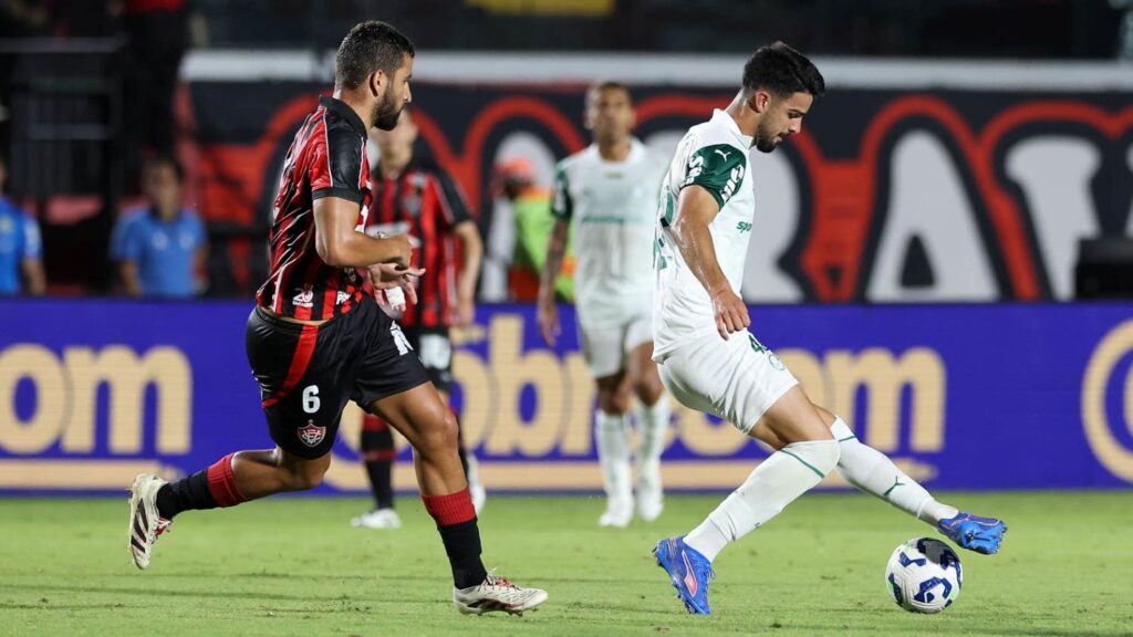 com-time-reserva,-palmeiras-busca-e-consegue-empate-contra-vitoria