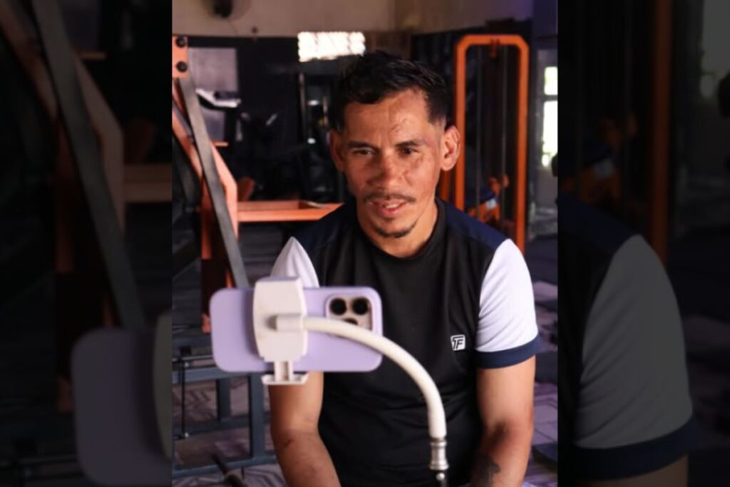 apos-correr-bebado-e-de-chinelos,-homem-treina-sobrio-e-de-tenis