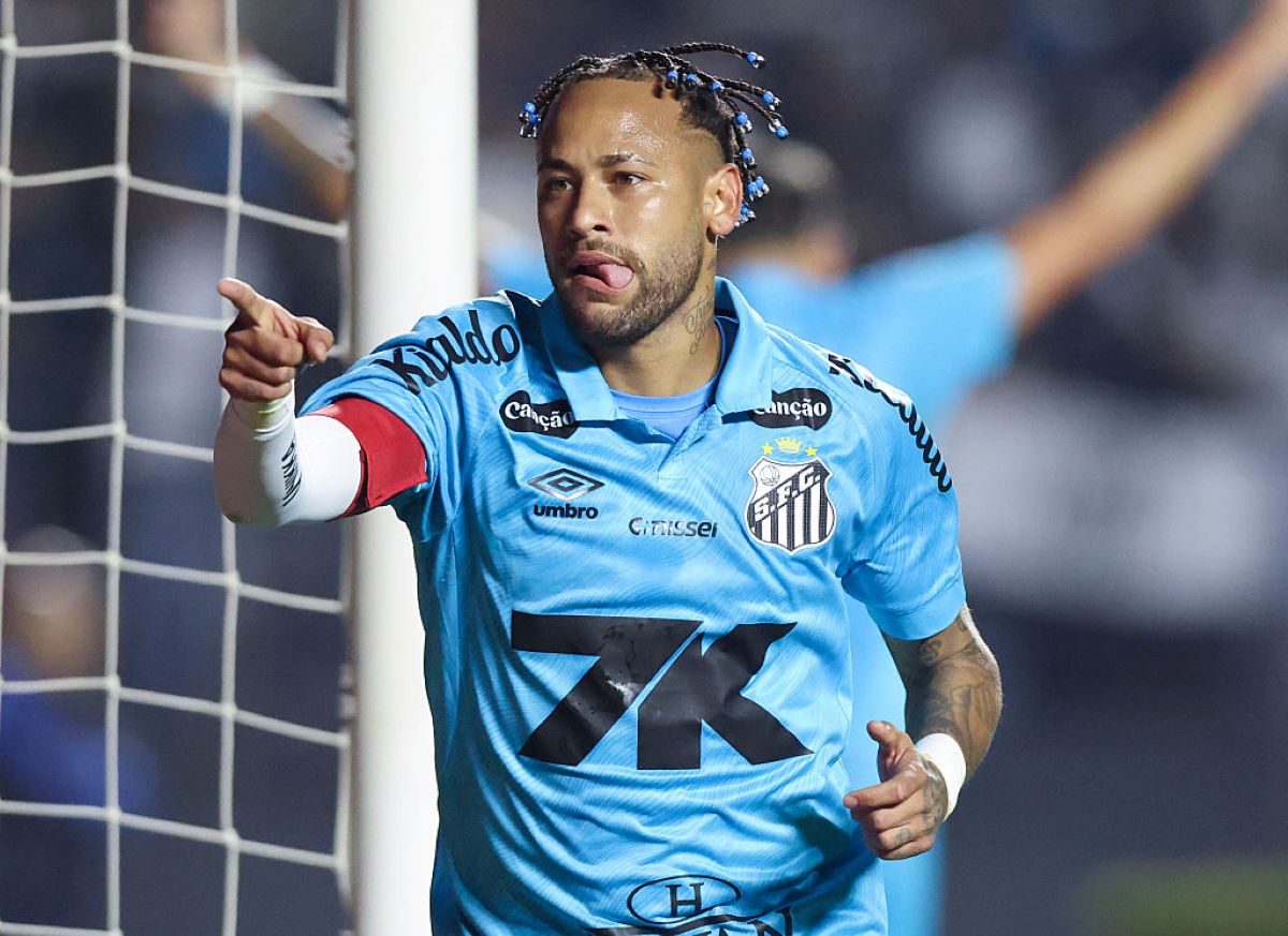 Vídeo: Neymar discute com jornalistas após vitória do Santos